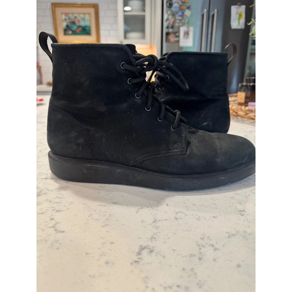 Rag & Bone distressed Black Suede Crepe Sole Lace Up Boot. Made in Italy Size 42